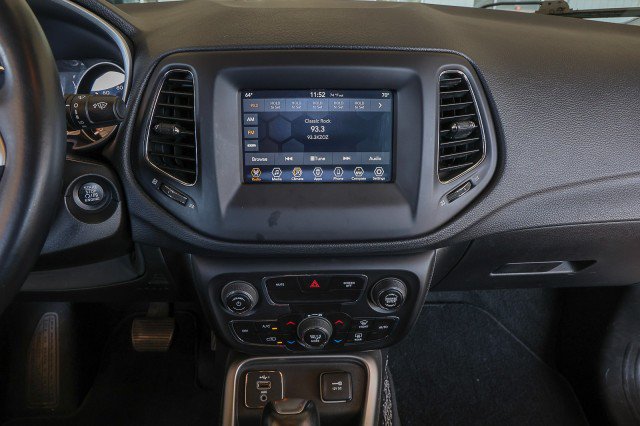 Used 2019 Jeep Compass Latitude FWD image 13