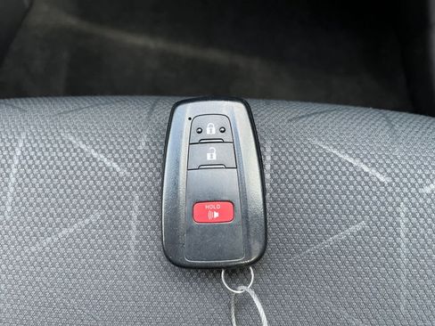 Used 2025 Toyota RAV4 XLE image 22