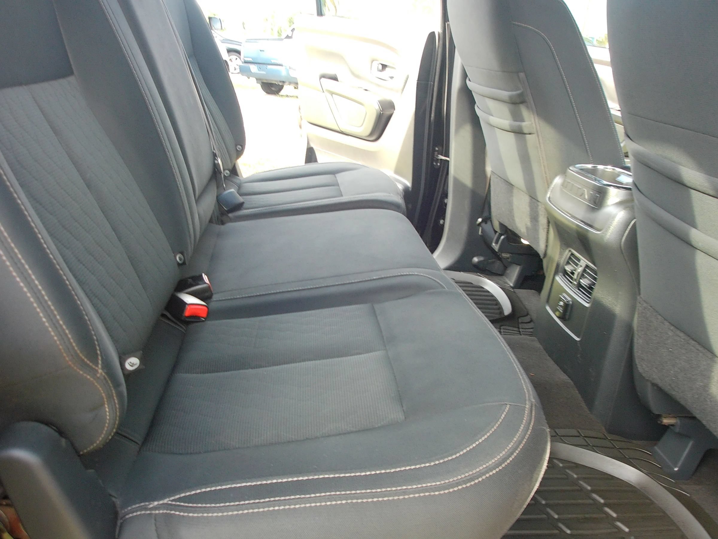 Used 2018 Nissan Titan SV w/ SV Convenience Package AWD/4WD image 34