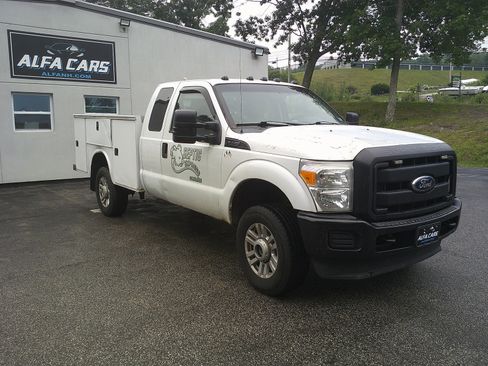Used 2011 Ford F250 XL w/ Snow Plow Prep Pkg AWD/4WD image 3
