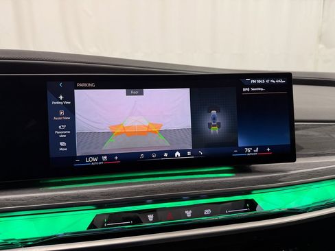 Used 2024 BMW 740i xDrive image 35