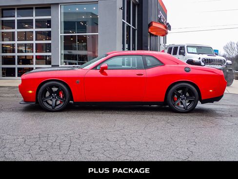 Used 2022 Dodge Challenger SRT Hellcat Redeye image 5
