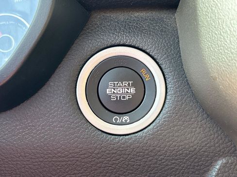 Used 2019 RAM 1500 Laramie AWD/4WD image 25
