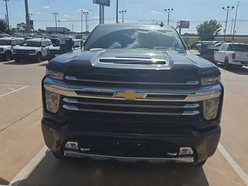 Used 2022 Chevrolet Silverado 2500 High Country w/ Technology Package AWD/4WD image 4