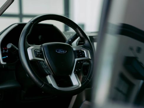 Used 2020 Ford F250 Lariat image 15