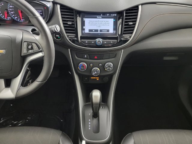 Used 2017 Chevrolet Trax LT w/ LT Convenience Package FWD image 21