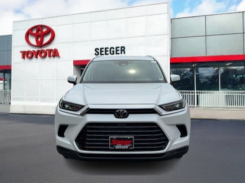 Used 2026 Toyota Grand Highlander AWD image 13