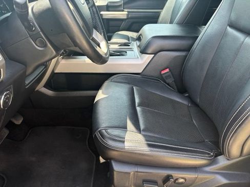 Used 2019 Ford F150 Lariat w/ Equipment Group 502A Luxury AWD/4WD image 10
