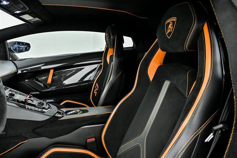 Used 2019 Lamborghini Aventador SVJ AWD/4WD image 23