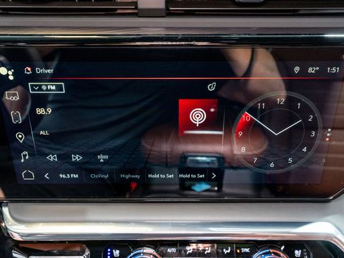 Used 2025 GMC Sierra 2500 Denali Ultimate image 25