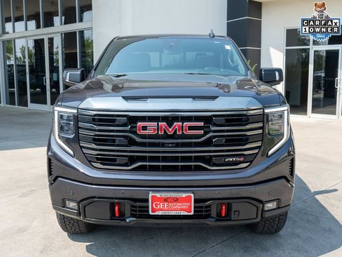 Used 2023 GMC Sierra 1500 AT4 w/ AT4 Premium Package AWD/4WD image 2