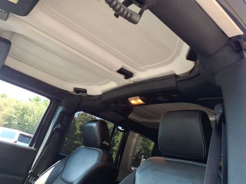 Used 2018 Jeep Wrangler Unlimited Sport AWD/4WD image 9
