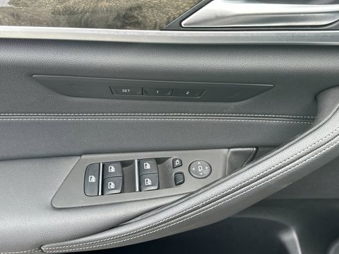 Used 2023 BMW 530e w/ M Sport Package image 11