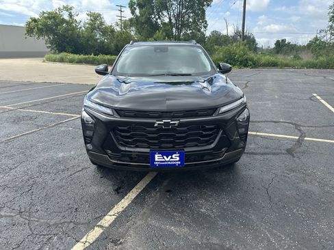 New 2025 Chevrolet Trax ACTIV w/ Sunroof Package image 2