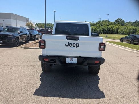 Used 2026 Jeep Gladiator Sport AWD/4WD image 4