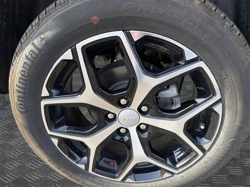 Certified 2024 Jeep Compass Limited image 21