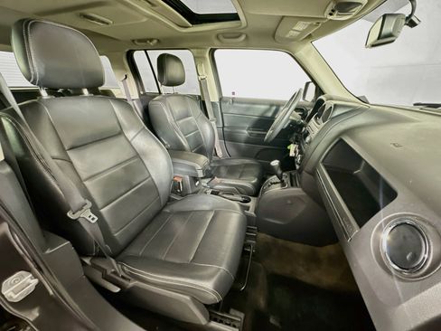 Used 2016 Jeep Patriot High Altitude AWD/4WD image 27
