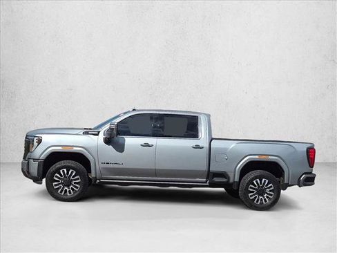 Used 2024 GMC Sierra 2500 Denali Ultimate w/ Max Trailering Package AWD/4WD image 8