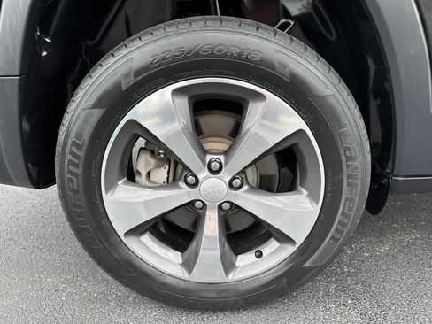 Used 2020 Jeep Cherokee Limited AWD/4WD image 76