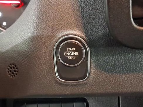 Used 2024 Mercedes-Benz Sprinter 2500 image 27