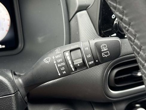 Used 2022 Hyundai Kona Limited AWD/4WD image 26