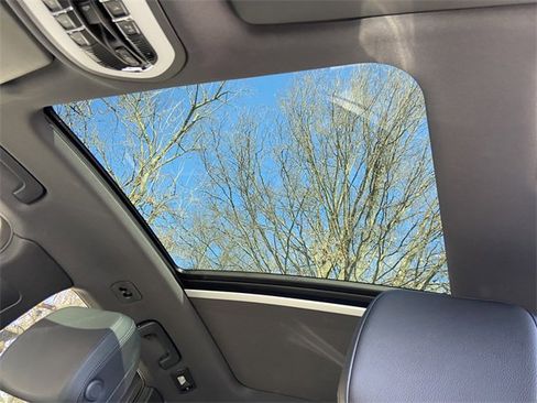 Used 2021 Porsche Macan image 14