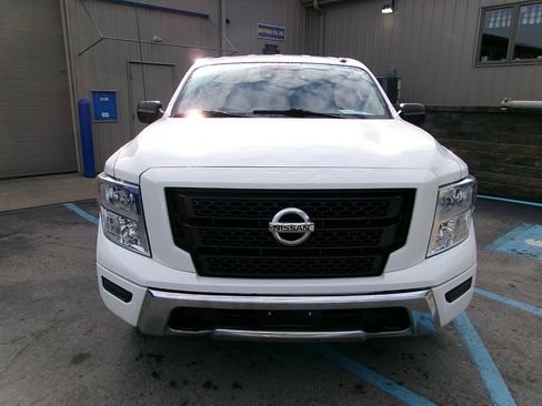 Used 2021 Nissan Titan SV w/ Accessory Utility Package AWD/4WD image 2