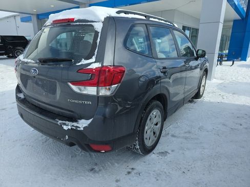 Used 2022 Subaru Forester Base image 3