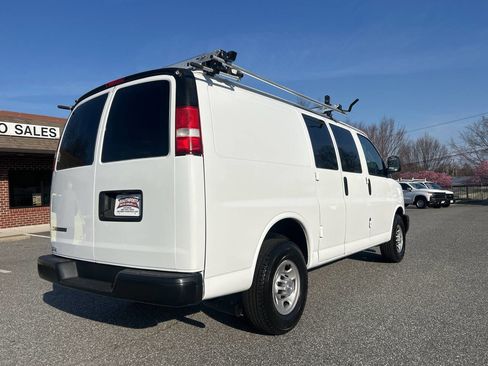Used 2017 Chevrolet Express 2500 image 9