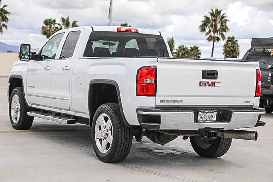 Used 2015 GMC Sierra 2500 SLT w/ SLT Preferred Package AWD/4WD image 5