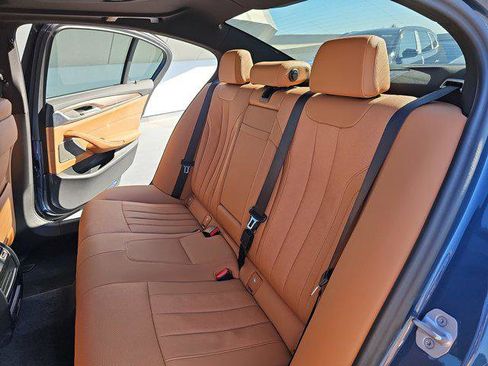 Certified 2023 BMW 530e w/ Premium Package image 14