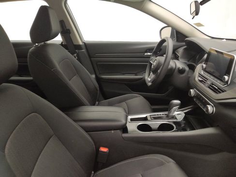Used 2024 Nissan Altima 2.5 SV image 21