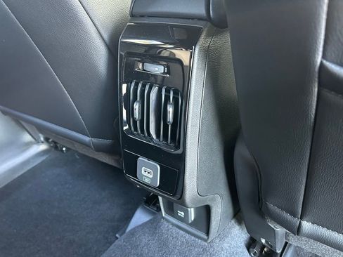 New 2026 Jeep Compass Latitude image 33