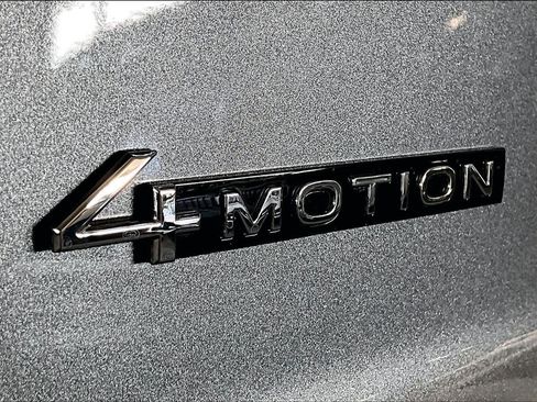 Used 2024 Volkswagen Atlas Cross Sport SEL Premium R-Line image 9