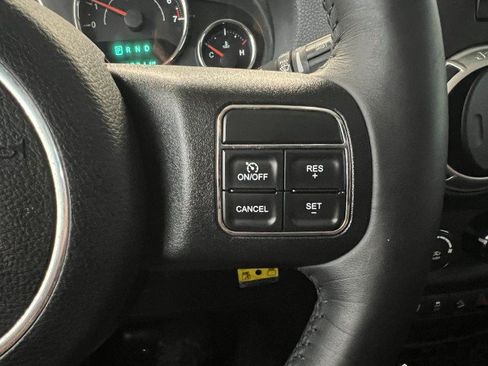 Used 2015 Jeep Wrangler Unlimited Sahara w/ Dual Top Group AWD/4WD image 23