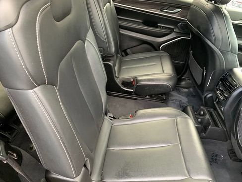 Used 2023 Jeep Grand Cherokee L Limited AWD/4WD image 14