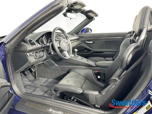 Used 2023 Porsche 718 Boxster Spyder RWD image 17