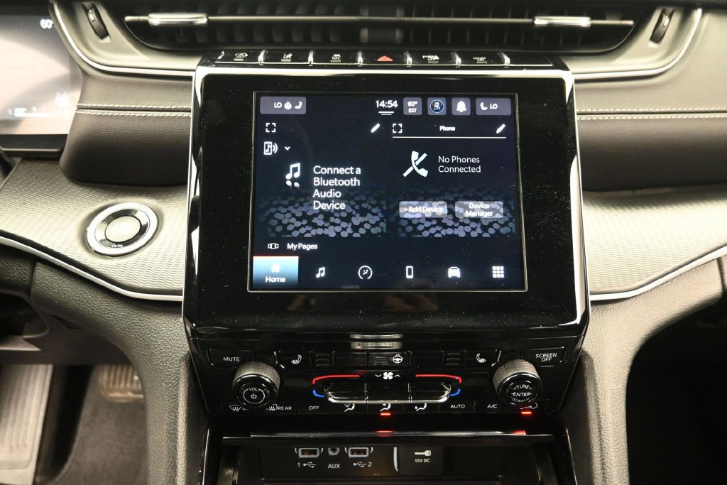 Used 2023 Jeep Grand Cherokee Altitude AWD/4WD image 20