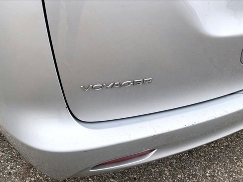 Used 2024 Chrysler Voyager LX image 6