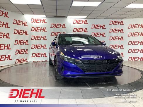 Used 2022 Hyundai Elantra SEL FWD image 1