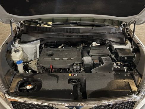 Used 2017 Kia Sorento LX image 12