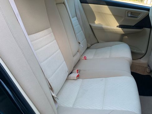 Used 2015 Toyota Camry LE image 10