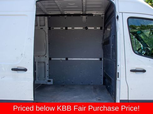 Used 2021 Mercedes-Benz Sprinter 2500 image 12