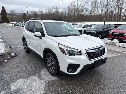 Used 2021 Subaru Forester Premium image 10
