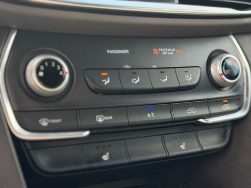 Used 2019 Hyundai Santa Fe SEL FWD image 24