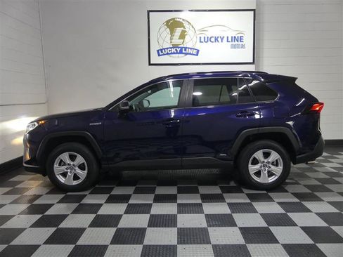 Used 2020 Toyota RAV4 XLE w/ Convenience Package AWD/4WD image 7