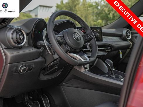New 2025 Alfa Romeo Tonale w/ Premium Package image 8