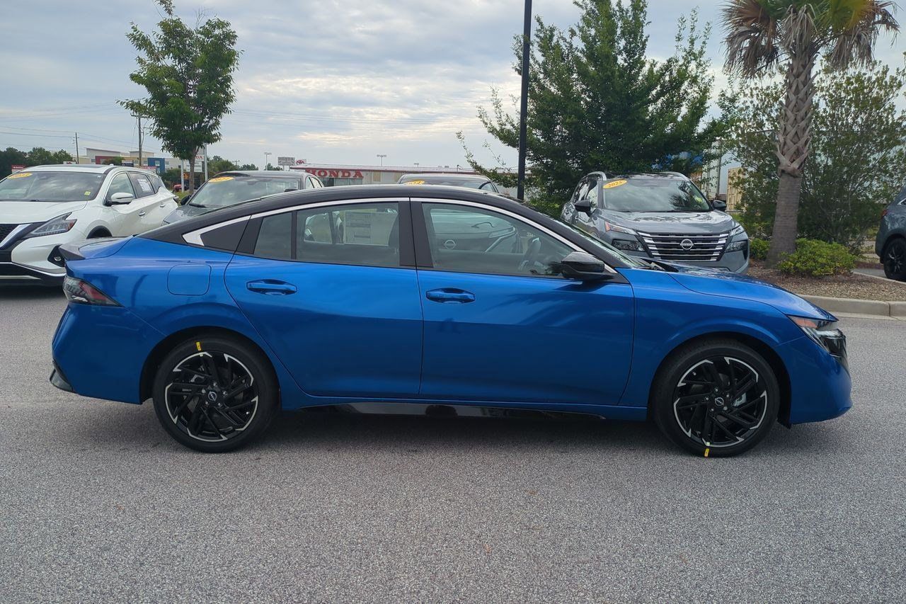 New 2026 Nissan Sentra SR w/ Floor Mat Package FWD image 2