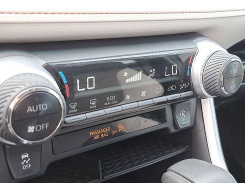 Certified 2022 Toyota RAV4 XLE image 25