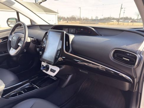 Used 2018 Toyota Prius Prime Premium image 57